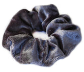 Scrunchie de terciopelo gris/azul